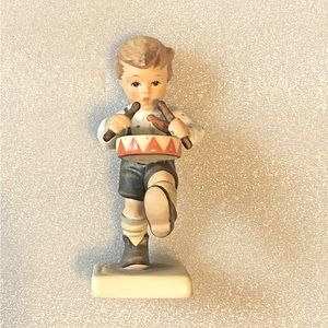 Little drummer trommler Hummel